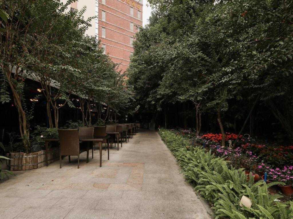 Royal Garden Hotel Kanton Exterior foto